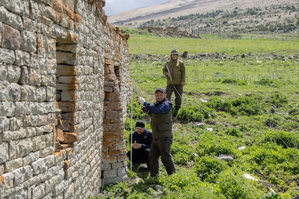 The Chechen Museum-Reserve's working group is on another trip, this time to Cheberloy.

The purpose of the trip was to survey the former villages of Ikhara and Makazhoy. As a result of this work, the list of identified cultural heritage sites has been expanded by 12 more.