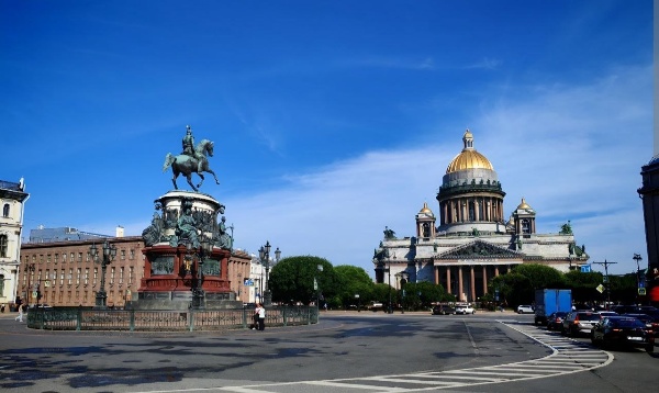 Памятник императору Николаю I открыт в Санкт-Петербурге 25 июня 1859 года по проекту архитектора Огюста Монферрана и скульптора Петра Клодта. Отреставрирован по совместному проекту "Наследие" и "АСМ Групп".