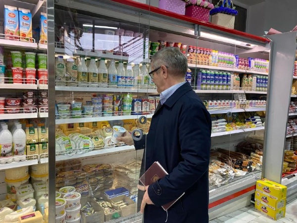 В Шатойском районе было проведено мониторинговое мероприятие для контроля и недопущения реализации некачественных пищевых продуктов. Мониторинг был реализован специалистами территориального отдела Управления Роспотребнадзора в Грозненском районе совместно с представителями администрации Шатойского района и с сотрудниками ОМВД по Шатойскому району.

Были проведены совещания с предпринимателями по соблюдению установленных законом норм.