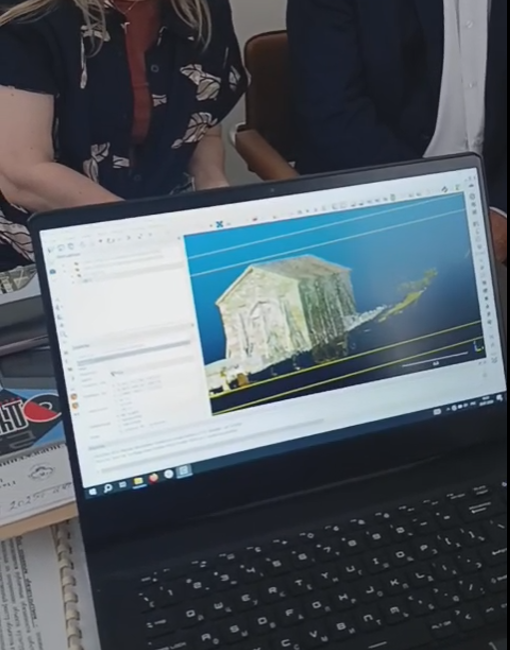 Завершён первый этап работ проекта "3D-летопись из поколение в поколение: на страже культурного наследия" по созданию высокоточных 3D- моделей объектов культурного наследия с помощью наземного лазерного сканирования. 
 
На сегодняшний день завершены работы на храмах "Тхаба-Ерды" и "Альби-Ерды", а также на башенных комплексах "Эрзи", " Таргим", "Средний Оздик", " Бейни" и "Хамхи".